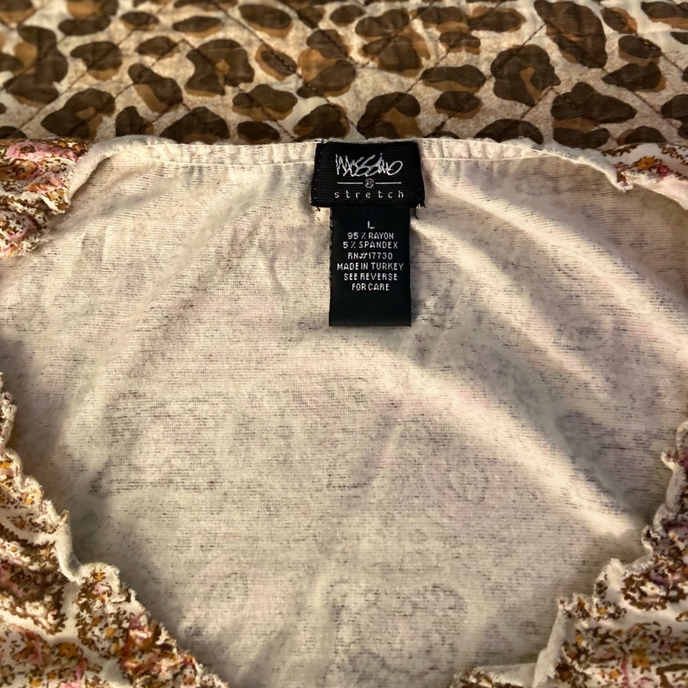 Boho Floral Cap Sleeve Neutral Top - Picture 6 of 9